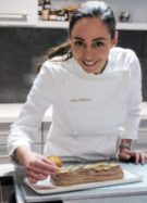 La recette de la bûche choco-poire à petit prix de Nina Métayer pour Deliveroo et le Secours populaire // Source : Charlotte Chateau