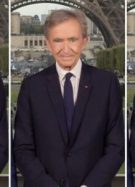Bernard Arnault pose devant la tour Eiffel pour officialiser le partenariat de son groupe LVMH avec les JO de Paris 2024 // Source : Capture d'écran Instagram
