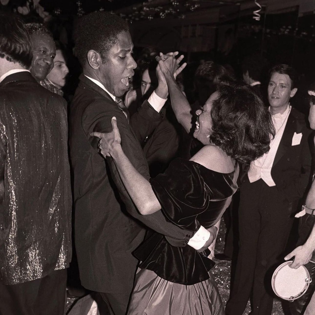 Diana Ross dansant en Saint Laurent avec André Leon Talley au club iconique Studio 54 en 1979