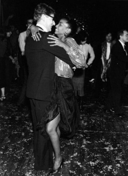 Diana Ross en plein slow avec Monsieur Saint Laurent lui-même au Club 78 à Paris en 1980