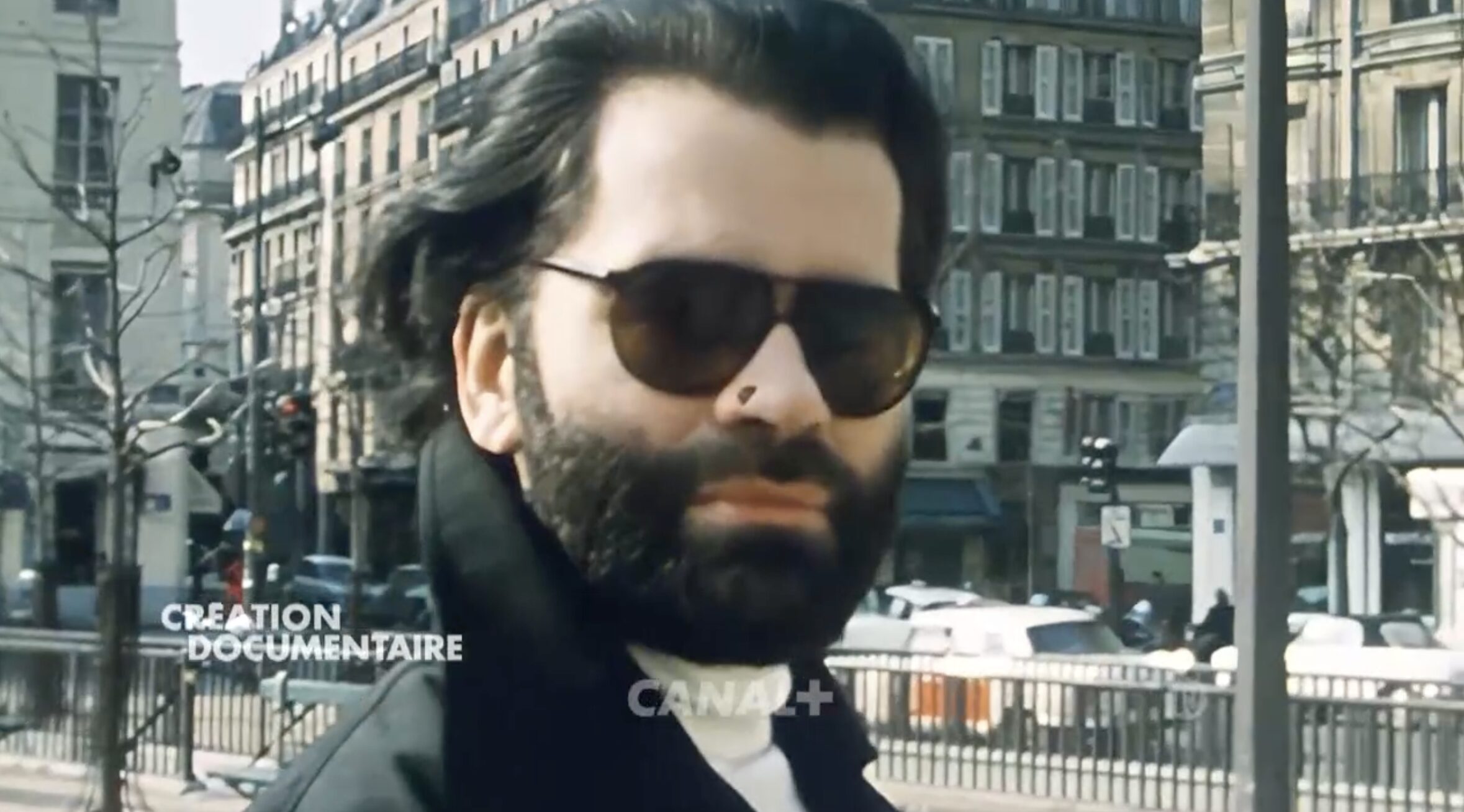 La série-documentaire Canal+ revient longuement sur la jeunesse de Karl Lagerfeld