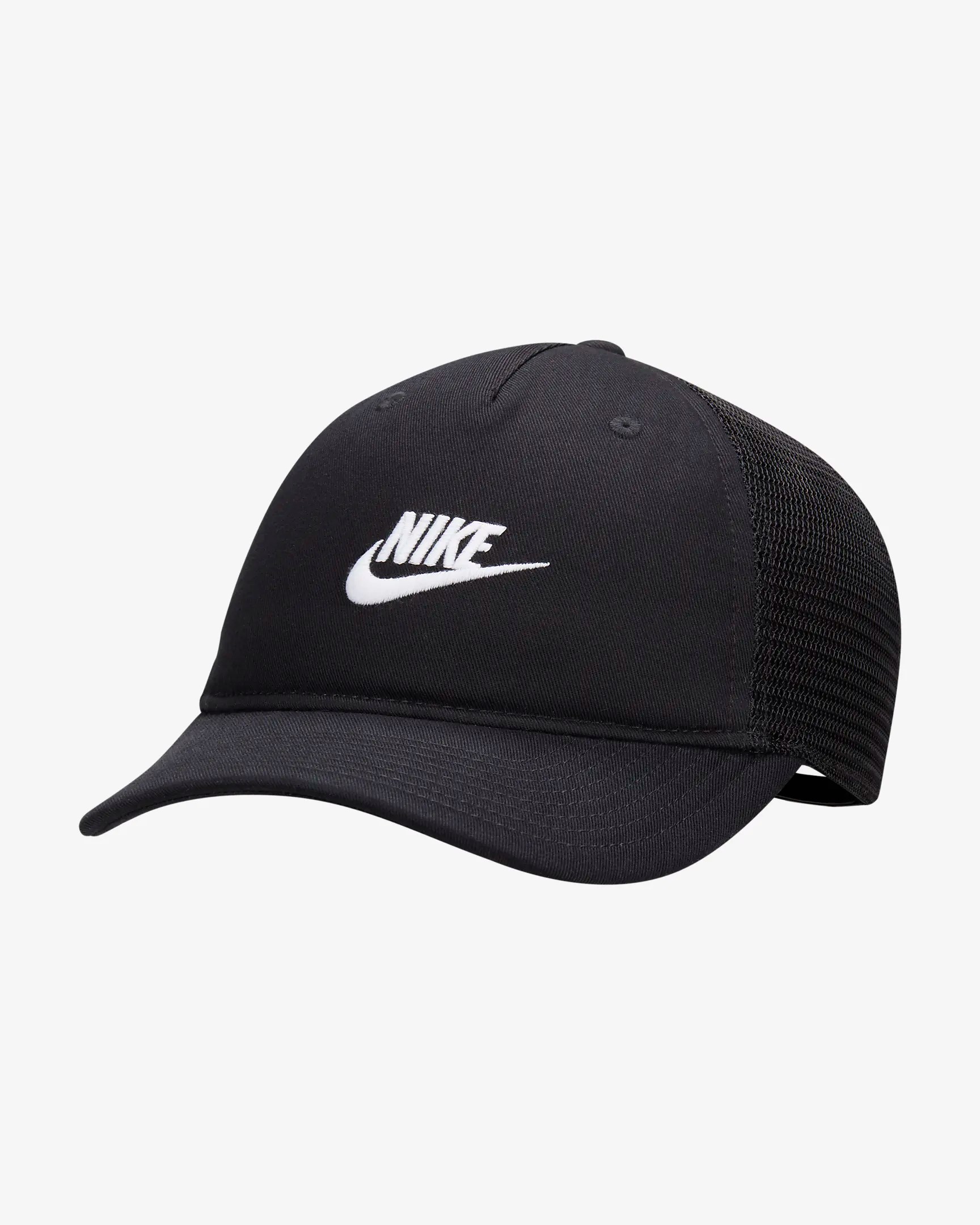 La casquette trucker noire Rise Cap // Source: Nike