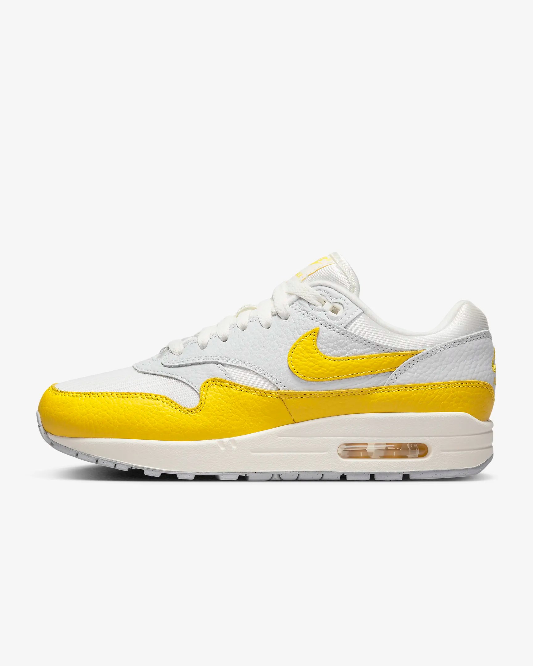 Une paire de Nike Air Max 1 jaune // Source: Nike