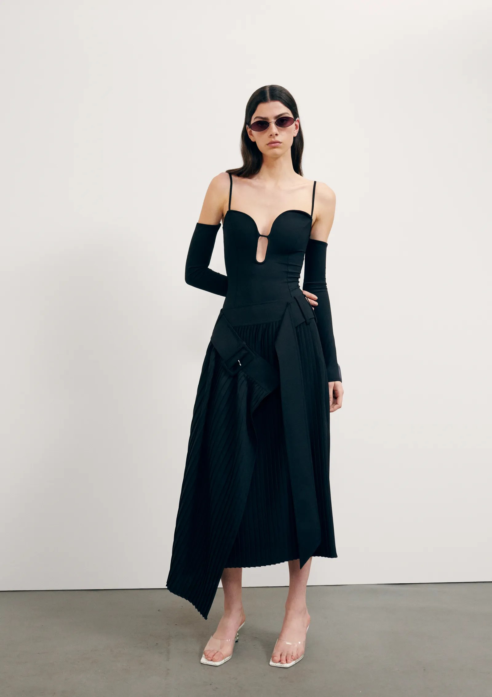 Un body et une jupe de la collab’ entre rokh et H&M