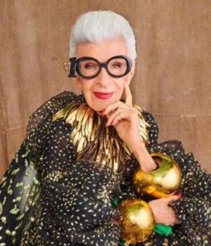 Les 3 conseils mode à retenir d'Iris Apfel, décédée à 102 ans (et demi !) // Source : Capture d'écran Instagram