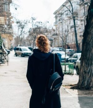 femme-de-dos // Source : URL femme-de-dos // Source : URL
