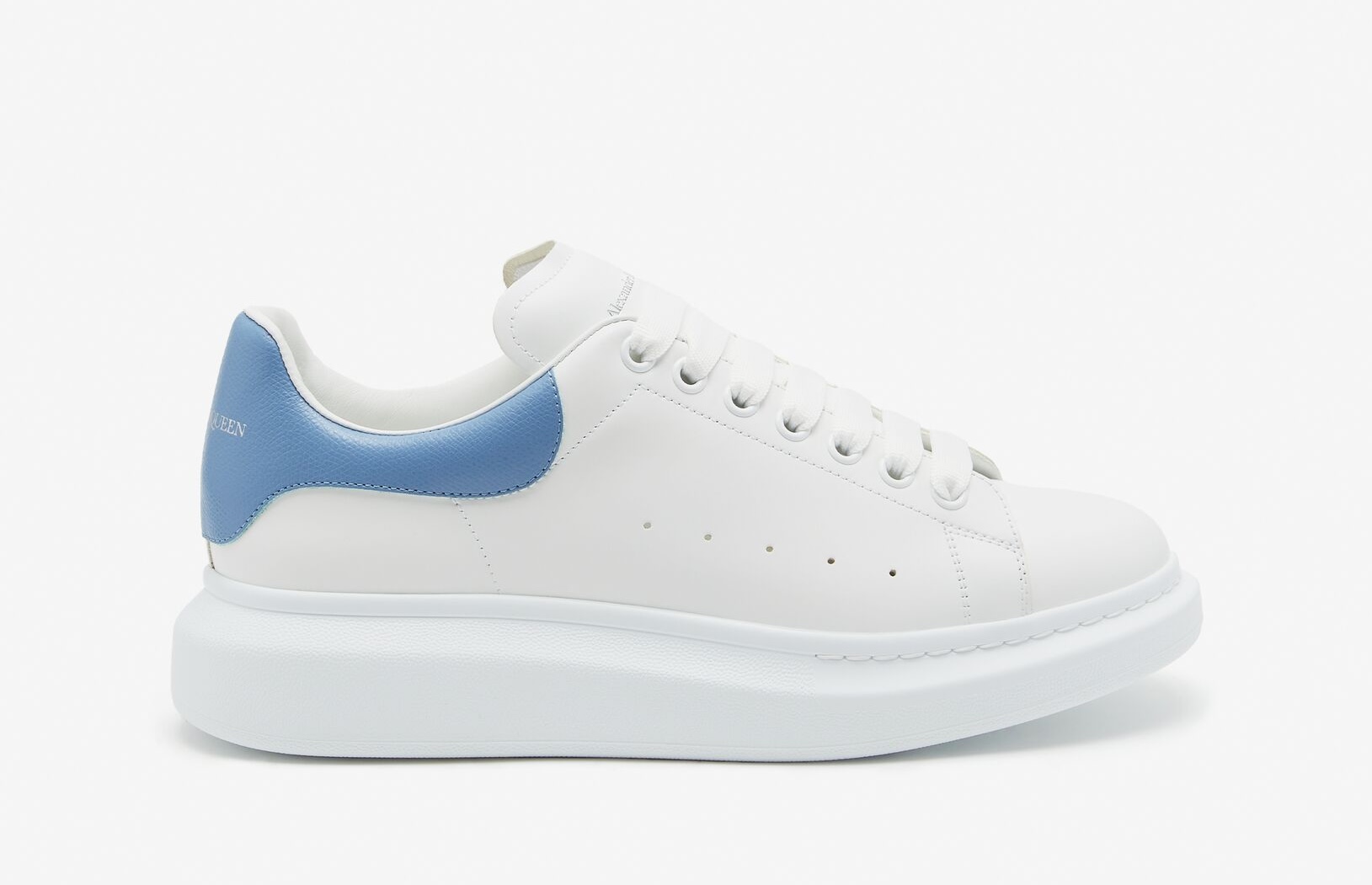 Les fameuses Sneakers Oversize de la maison Alexander McQueen