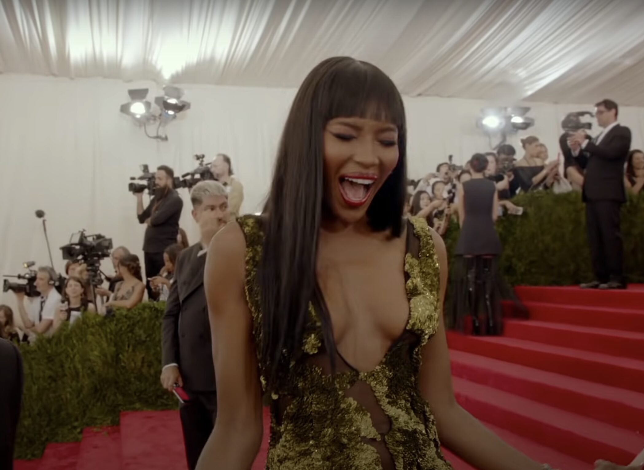 Naomi Campbell, sans persil entre les dents, au Gala du Met, dans le documentaire The first monday in may