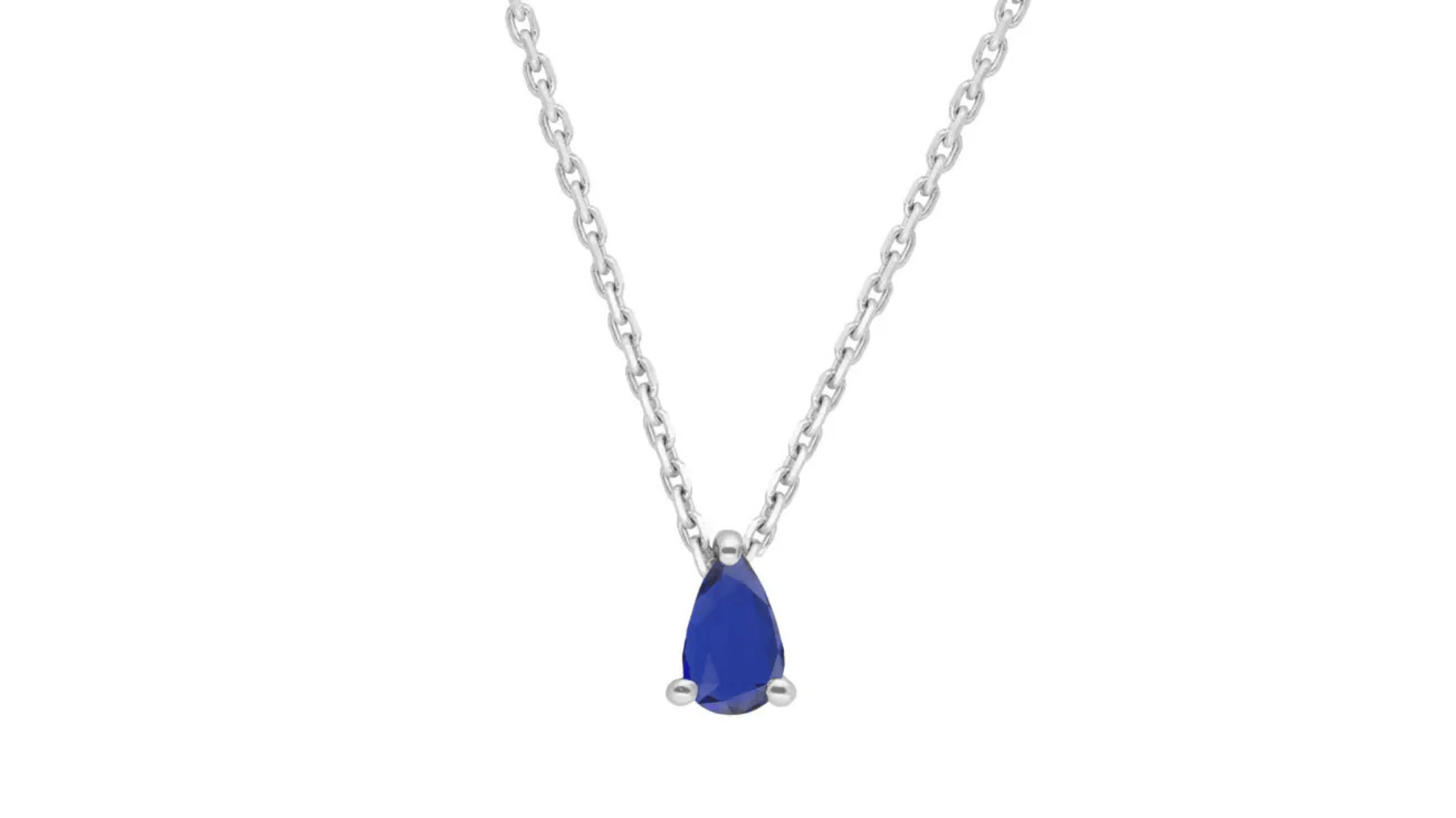 The blue of this sapphire recalls the hue of the depths of the ocean // Credit: Ocarat