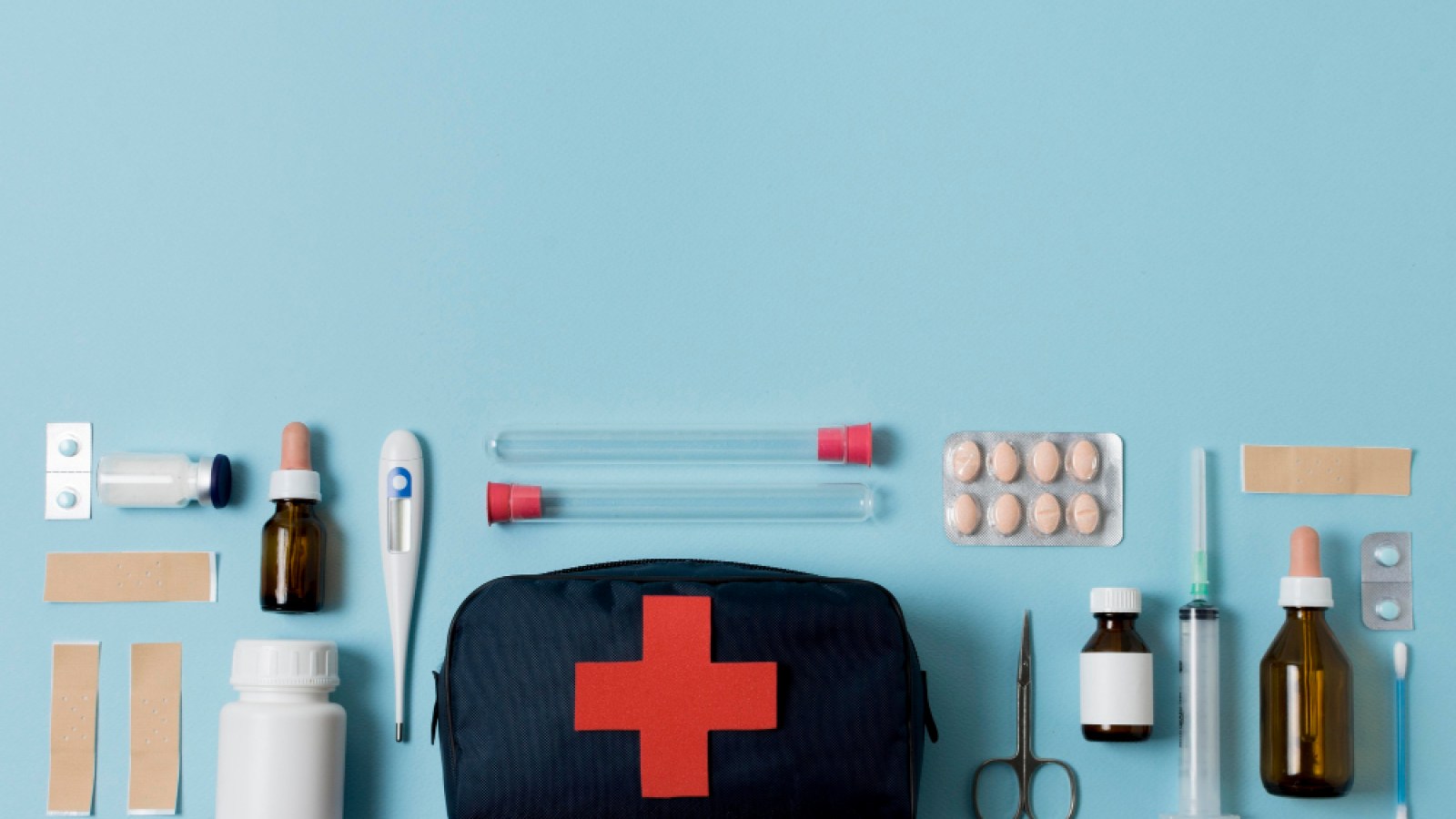 Ultimate control list: what the pharmacy kit must contain to travel with children
