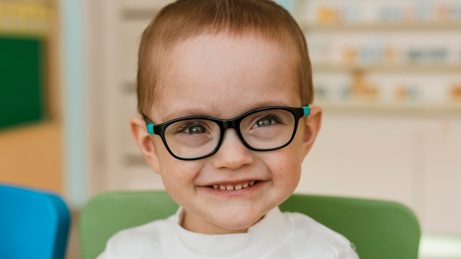 Protect your baby’s eyes: key age for the first glasses