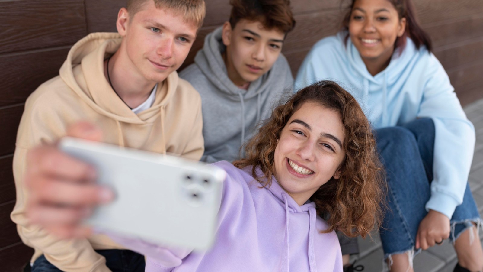 Instagram strengthens teen protection with automatic “PG-13 mode.”