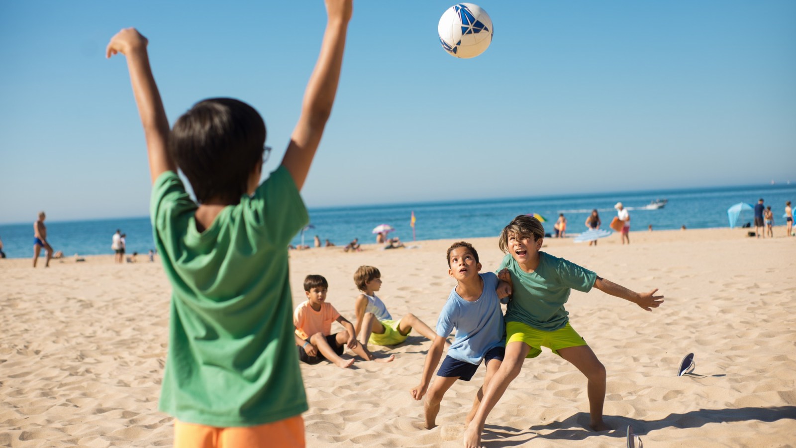 Colos, campings, séjours en famille : la CAF élargit ses aides vacances