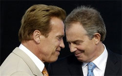 Schwarzenegger offre un iPod à Tony Blair