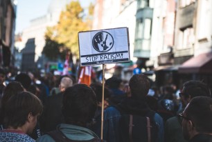 Dailymotion rallie l'effort européen contre la haine sur Internet