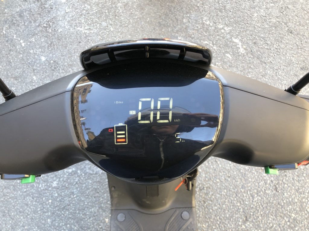 Test du EcoNeco S1 : le scooter électrique premier prix qui tient la route