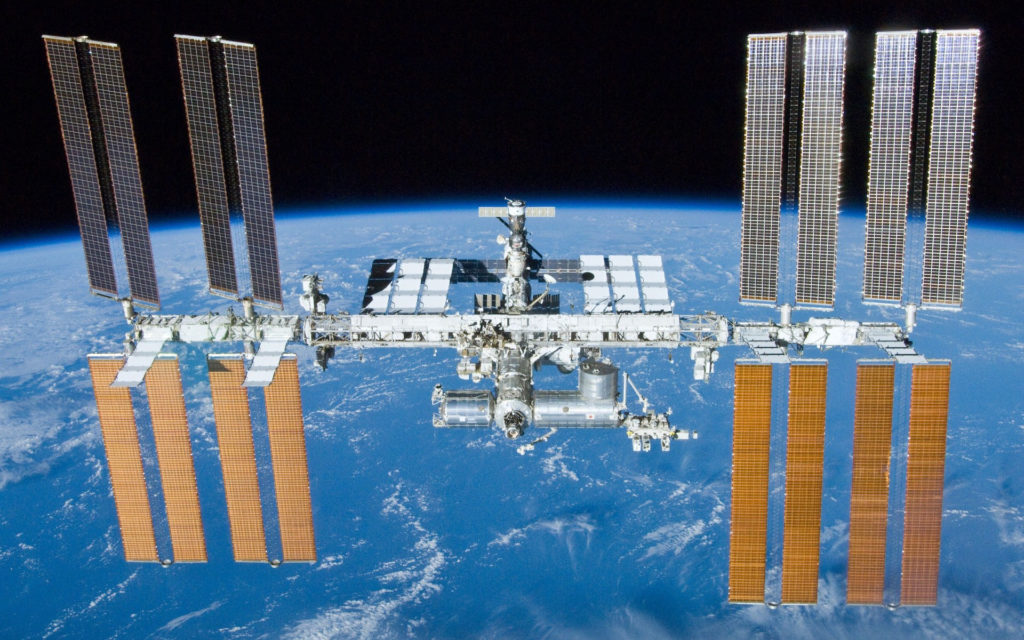 station spatiale internationale espace terre