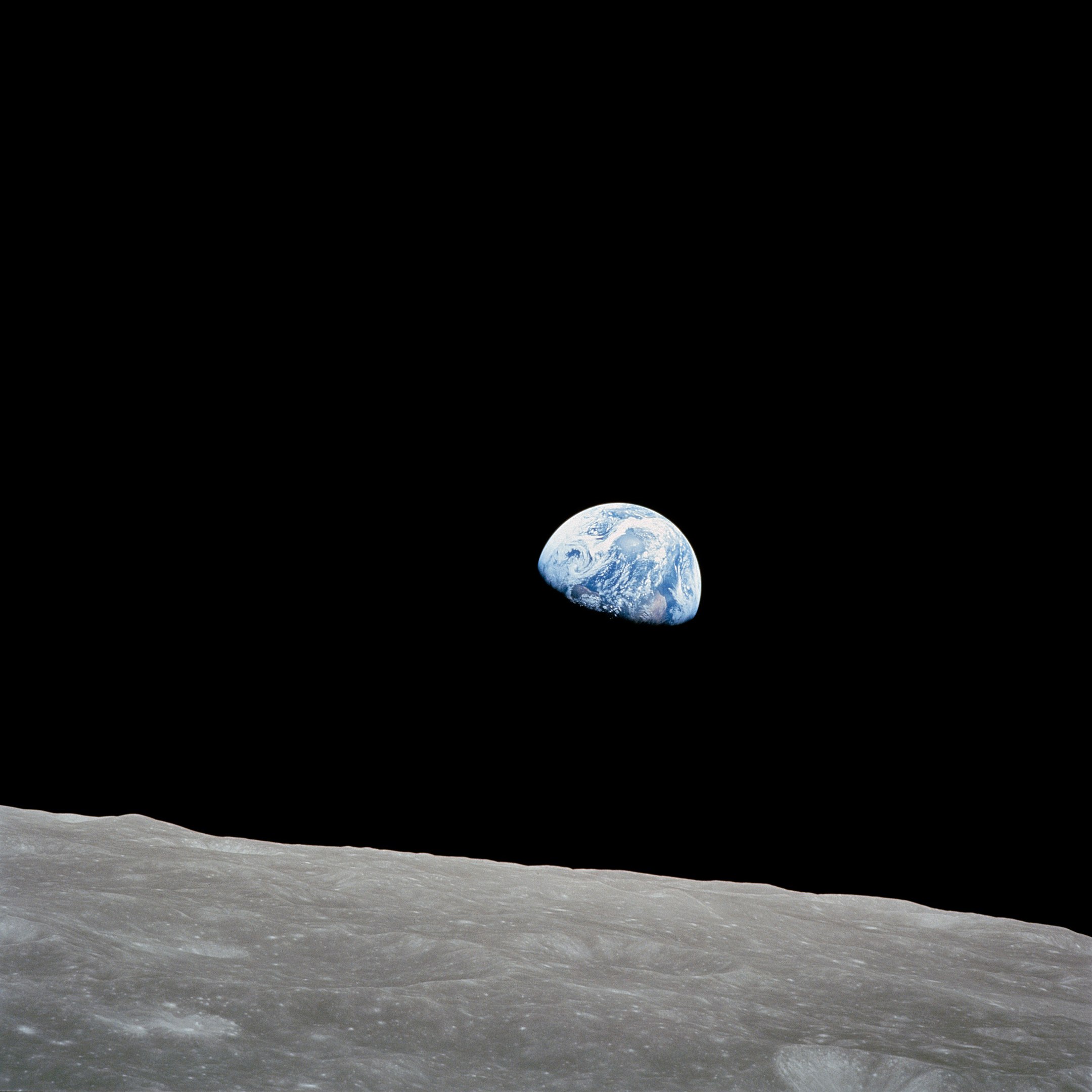 2160px-NASA-Apollo8-Dec24-Earthrise