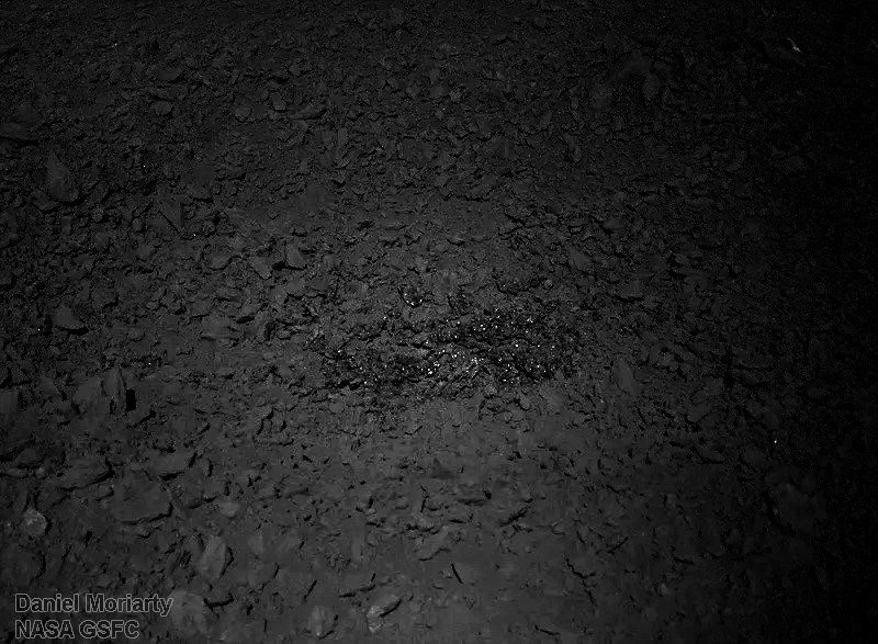 glass_on_the_moon_igher_contrast_yutu-2