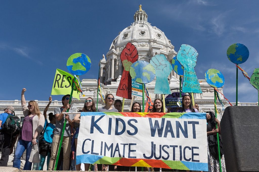 1620px-Kids_Want_Climate_Justice_(34168280266)
