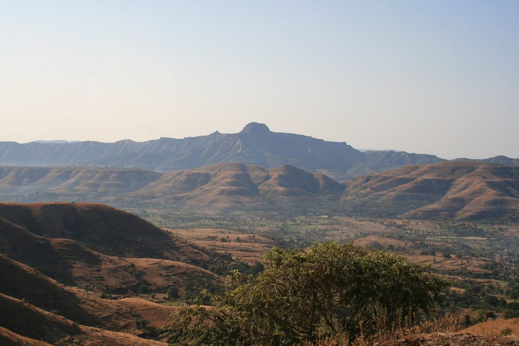 1620px-Kille_Rajgad_from_Pabe_Ghat
