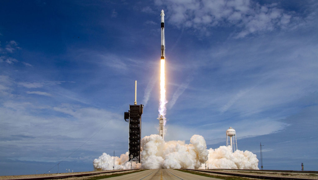SpaceX Falcon 9 Crew Dragon décollage