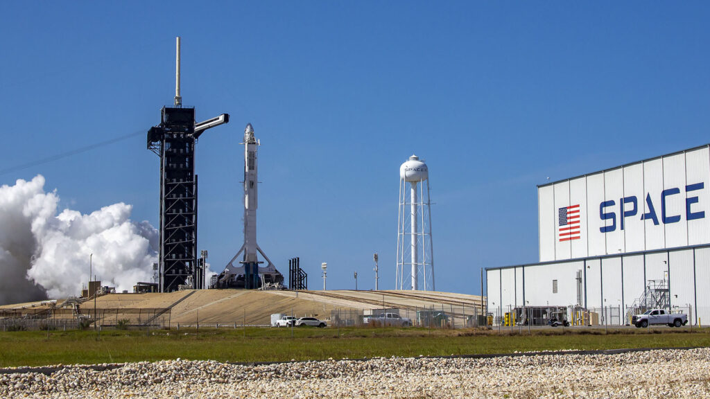 SpaceX mise à feu statique Falcon 9