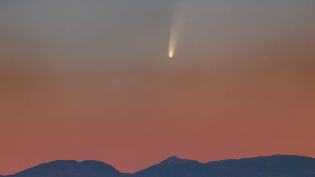 comete neowise liban espace ciel astronomie
