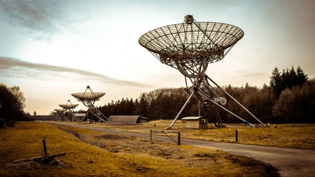 radiotélescope ciel astronomie espace