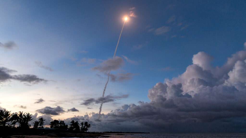 Tir d'une fusée Ariane 5 depuis le centre spatial guyanais