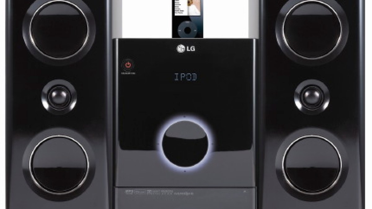 lg_FA163DAB_idock_with_iPod.jpg