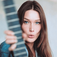 carlabruni.png