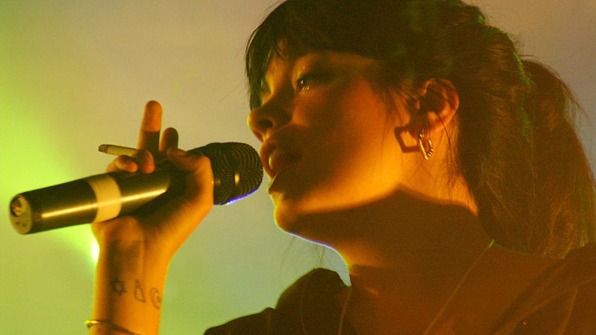 lily_allen_solidays.jpg