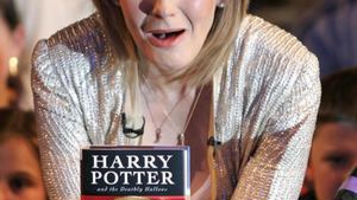 jk_rowling_narrowweb__300x395,0.jpg