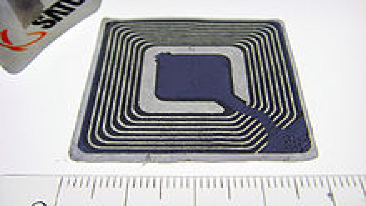 220px-rfid_chip_008.jpg