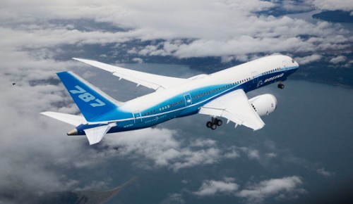 800px-Boeing_787.jpg