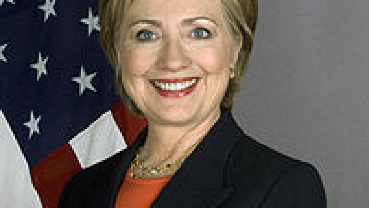 200px-Secretary_Clinton_8x10_2400_1.jpg