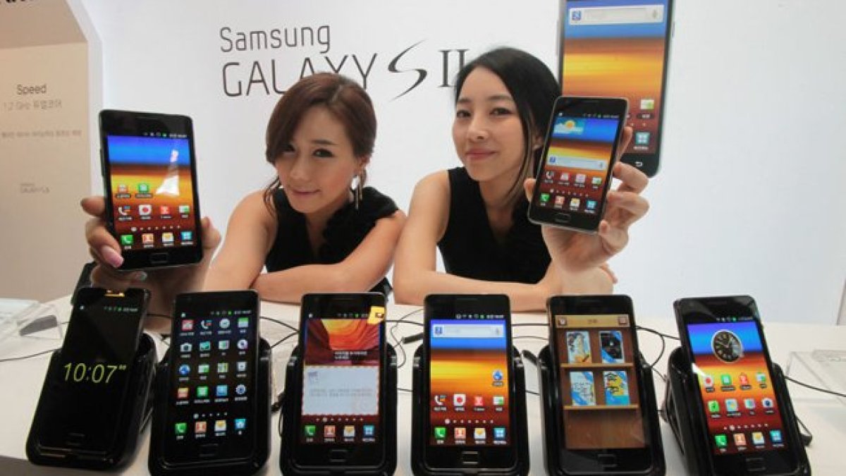 samsung-galaxy-s-ii-girls110621185908.jpe