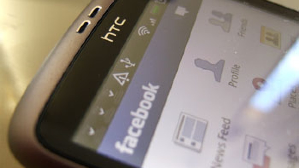 htc_facebook_phone.jpg