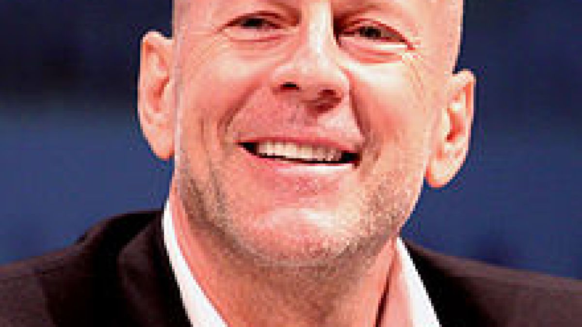 220px-Bruce_Willis_by_Gage_Skidmore.jpg