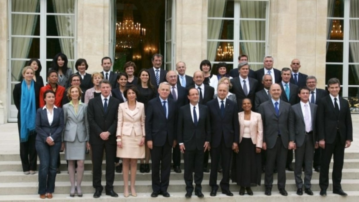nouveau_gouv_photo_famille.jpg