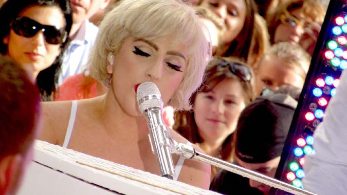lady_gaga_you_and_i.jpg