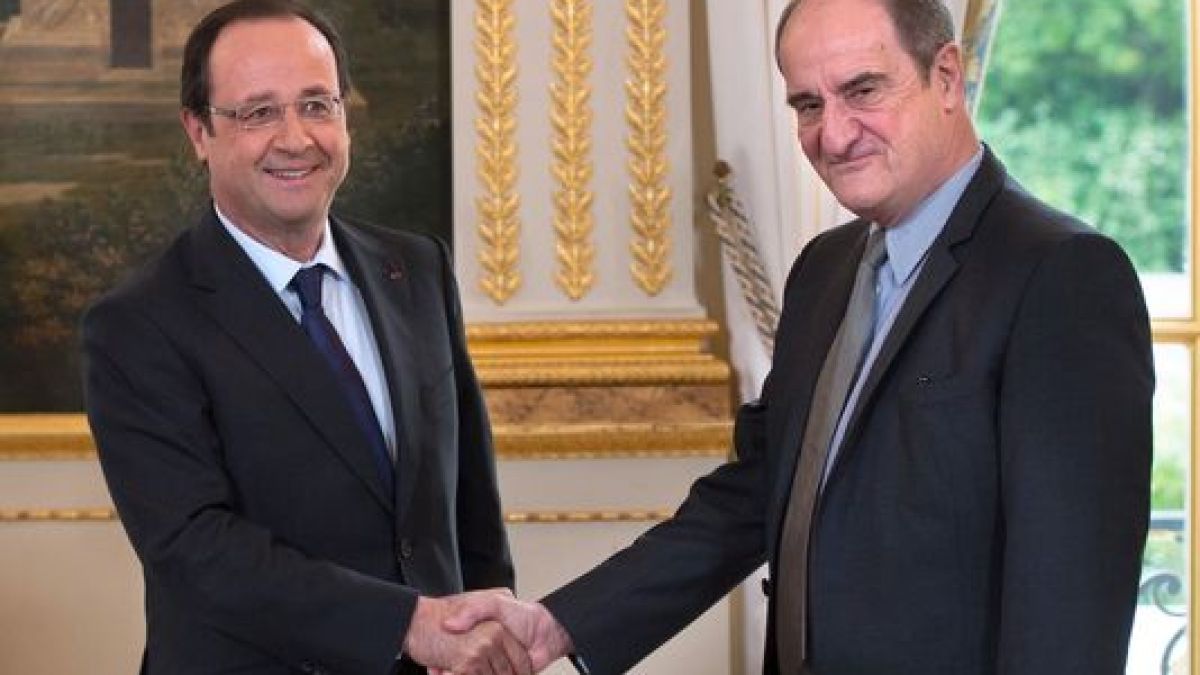 3228431_6_82ea_francois-hollande-et-pierre-lescure-lors-de-la_7dc13ba4ca05bf29f13c2aae873f5d3c.jpg