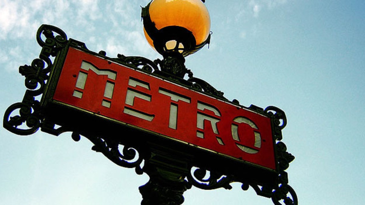 800px-paris_metro_sign.jpg