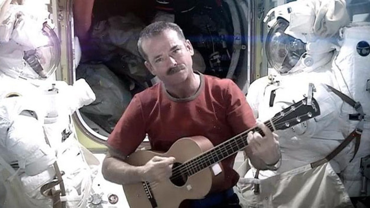 hadfield-space-oddity.jpg