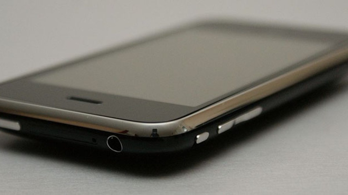 Si votre smartphone ressemble à ça, vous avez 6 ans pour le changer // Source : Apple