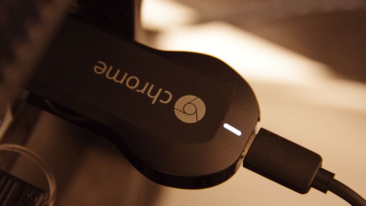 chromecast_plugged_into_tv.jpg