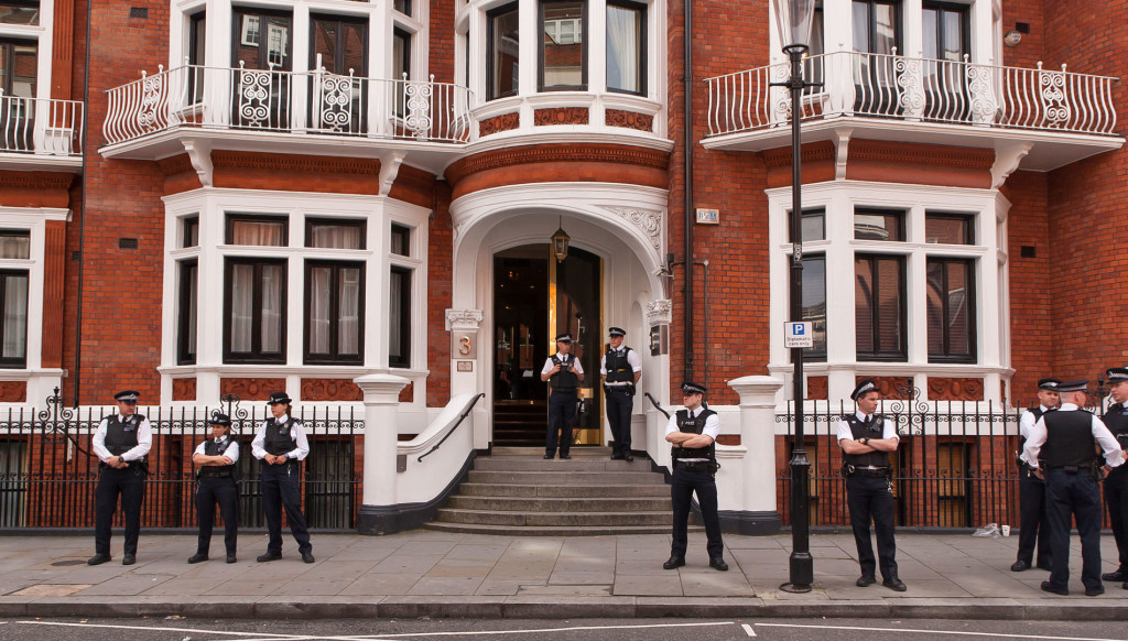 L'ambassade d'Équateur à Londres. L'ambassade d'Équateur à Londres.
