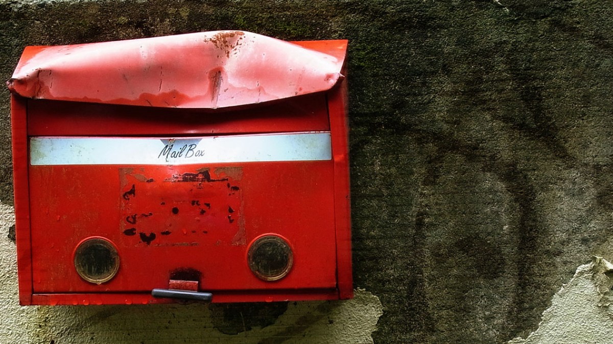 mailboxbroken.jpg