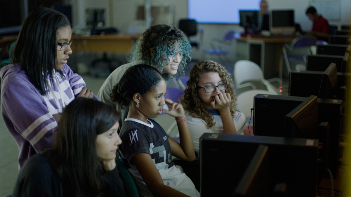 codegirl-monitor-watching